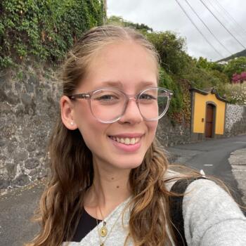 Babysitter in Funchal: Leticia