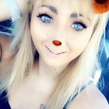 Babysitter in Canberra: Emma