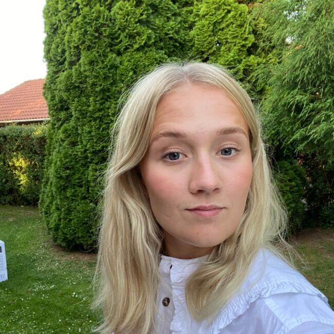 Babysitter in Bordeaux: Emma