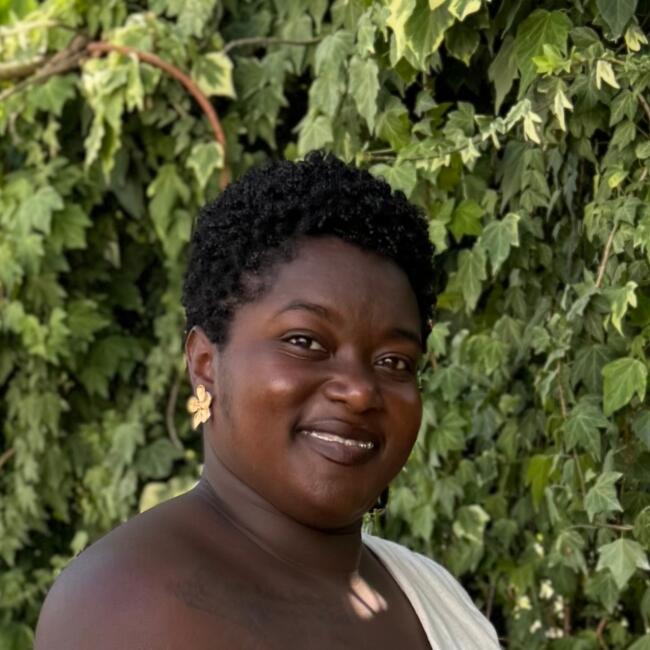 Babysitter in Oeiras: Diva Tavares