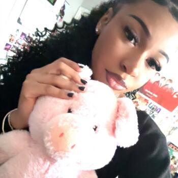 Babysitter in Orangeville: Cheyenne