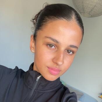 Nounou Vallauris: Nora