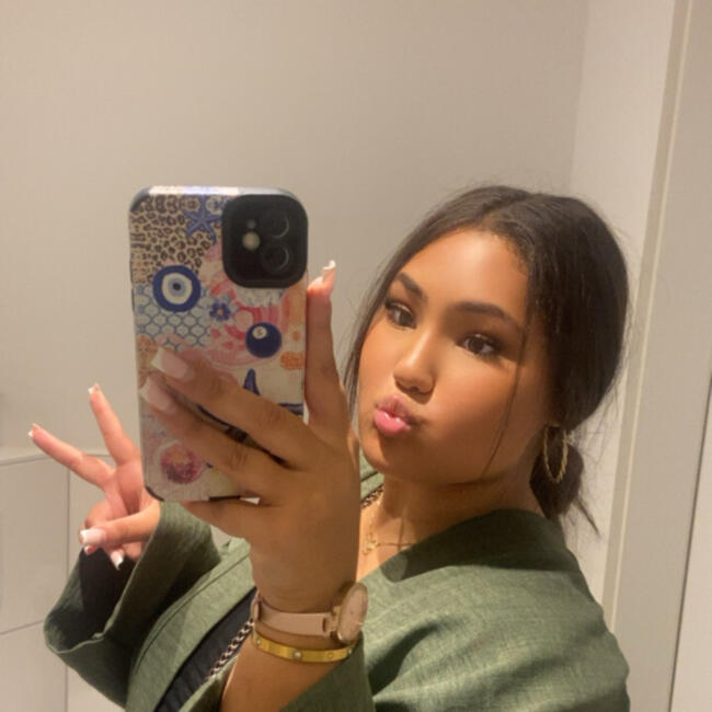 Babysitter in Cologne: Rania