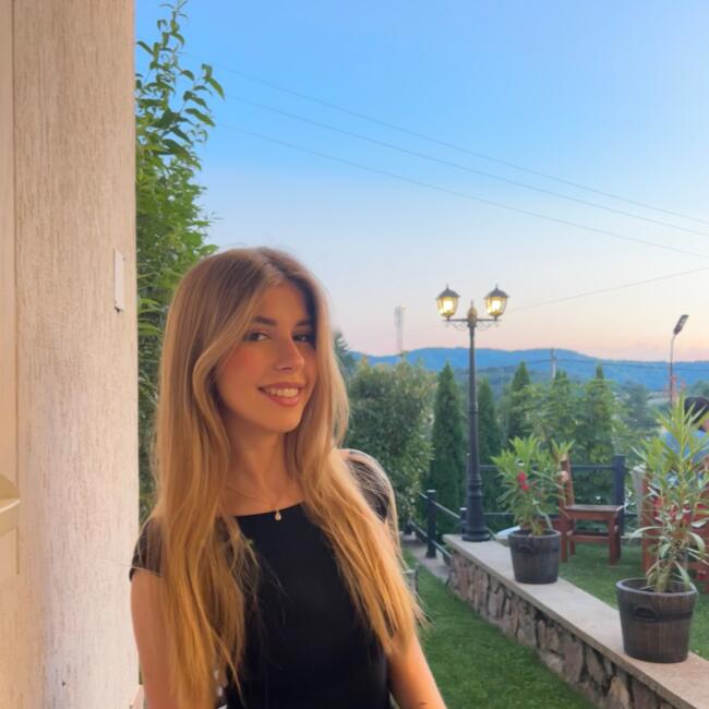 Babysitter in Skopje: Ema