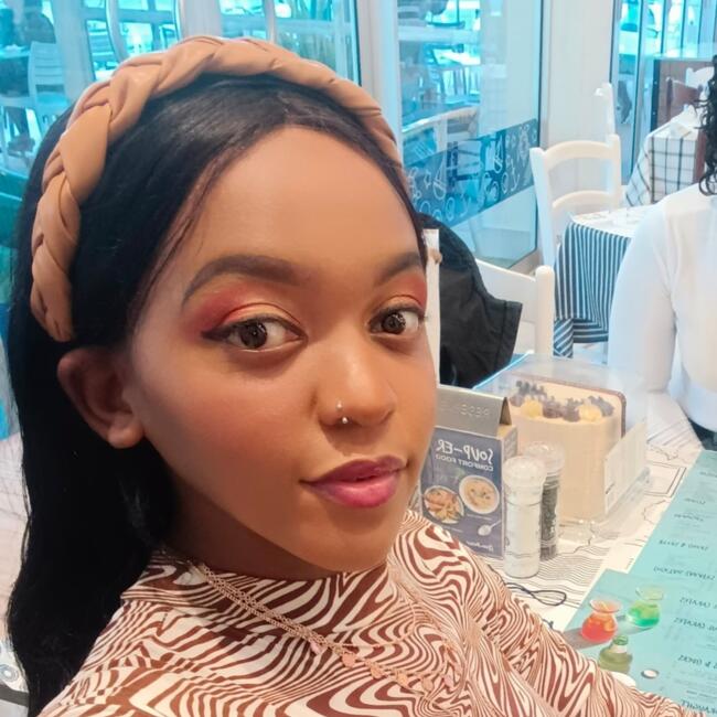 Babysitter in Newcastle: Nothando