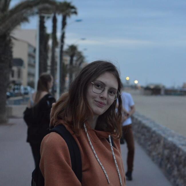 Babysitter in Villemolaque: Maureen