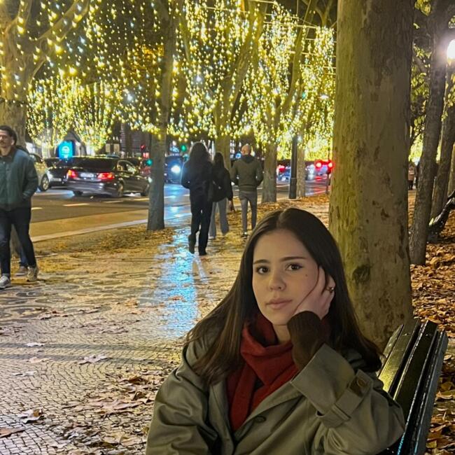 Babysitter in Lisbon: Gabriely