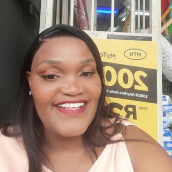 Babysitter in Newlands West: Nozipho