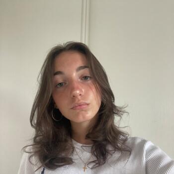 Babysitter in Grazay: Inès