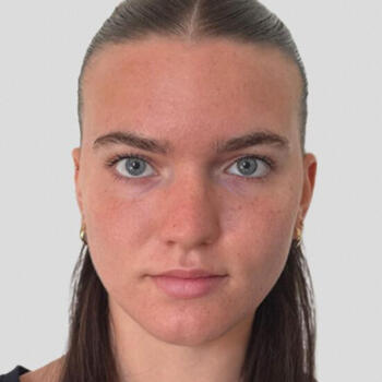Babysitter in Levallois-Perret: Léa