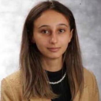 Babysitter Saint-Ciers-de-Canesse: Lola