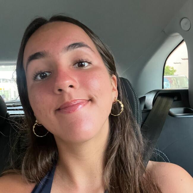 Babysitter in Cascais: Alice