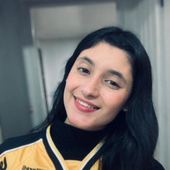 Babysitter in Criciúma: Larissa