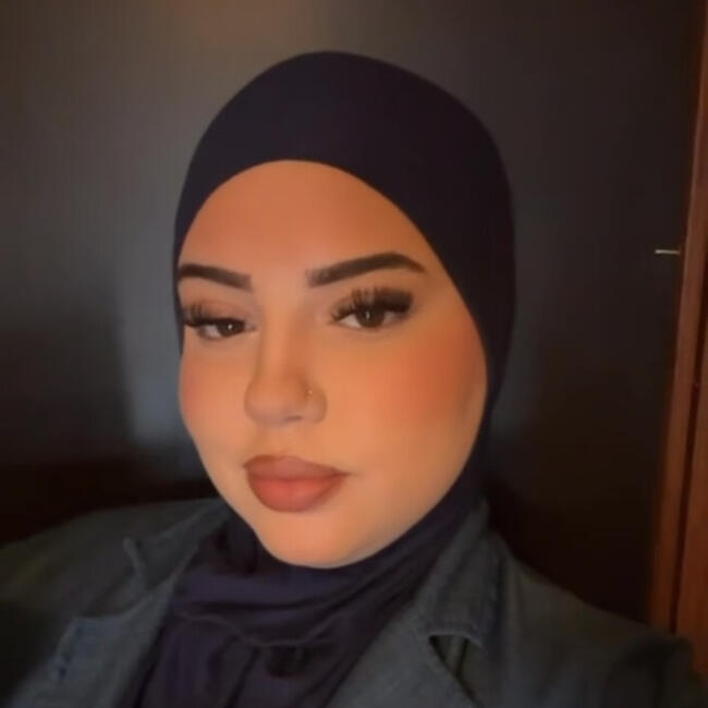 Babysitter in La Louvière: Salma