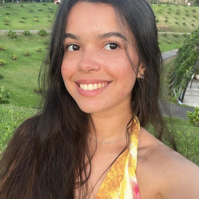 Babysitter in Campo Grande: Caroline