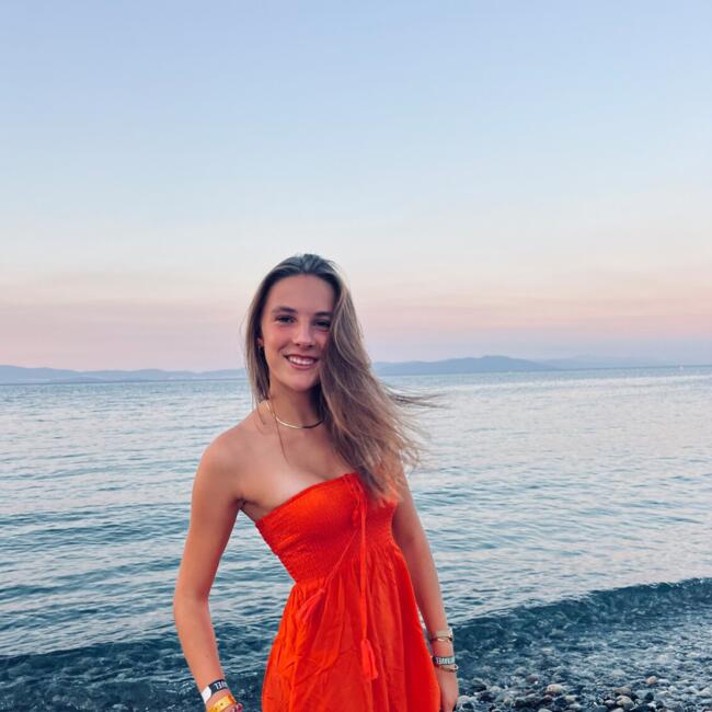 Babysitter in Oostende: Elise