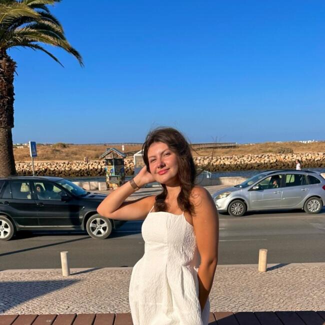 Babysitter in Lisbon: Yevgeniya