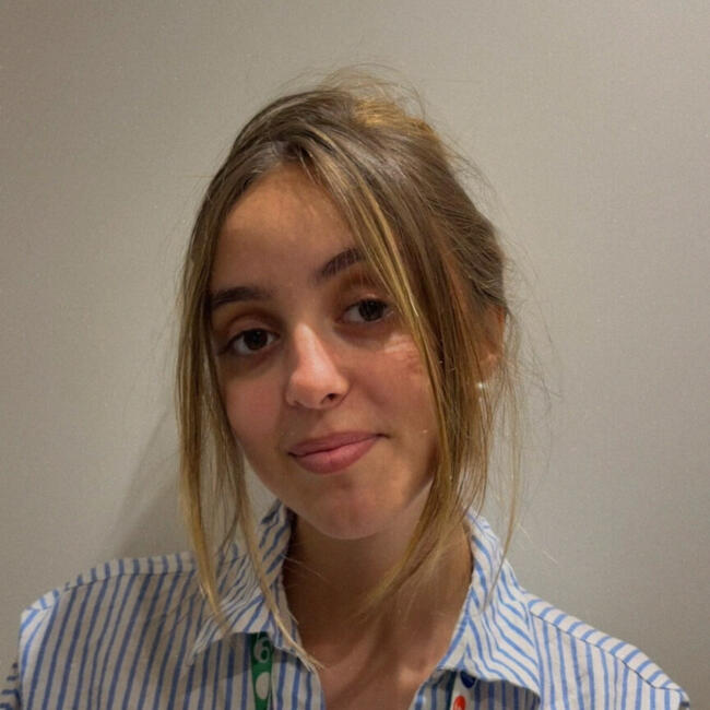 Babysitter in Brussels: Mira