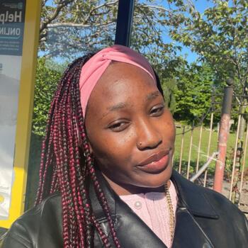 Babysitter Luton: Christabel