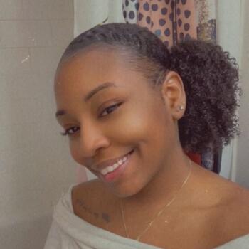 Babysitting job in Hamilton: babysitting job Tanae