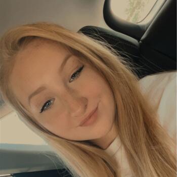 Babysitter in League City: Ashlynn