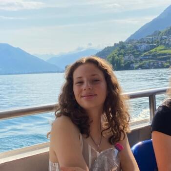 Babysitter in Crans-près-Céligny: Margaux