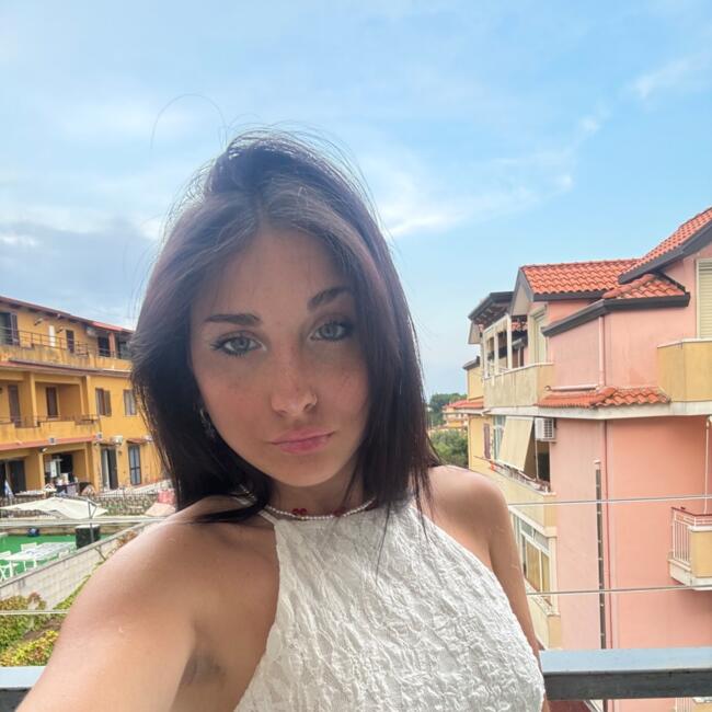 Babysitter in Naples: Giulia