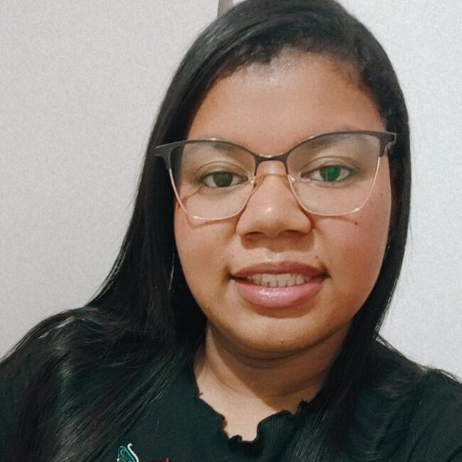 Babysitter in Uberlândia: Estefany