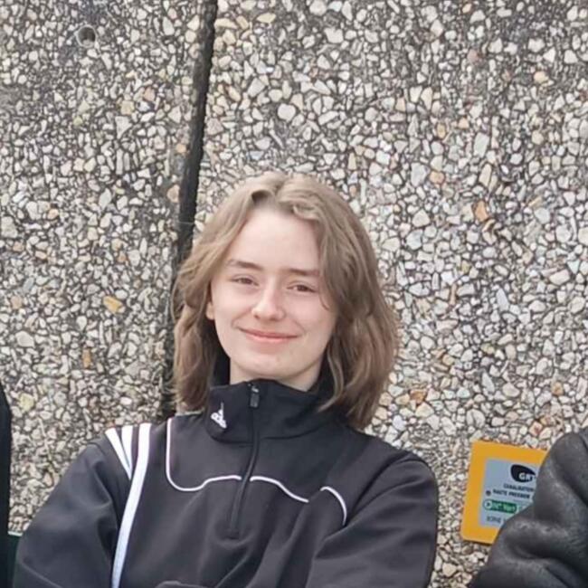 Babysitter in Le Plessis-Robinson: Cali