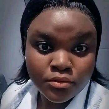 Babysitter East London: Sivuyisiwe
