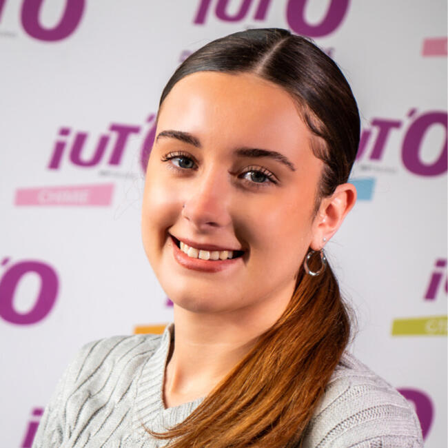 Babysitter in Fleury-les-Aubrais: Emma