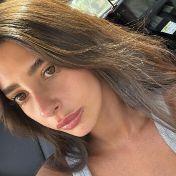 משרת בייביסיטר ב- קרית אונו: בר