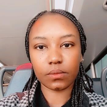 Nanny in Dubai: Violet