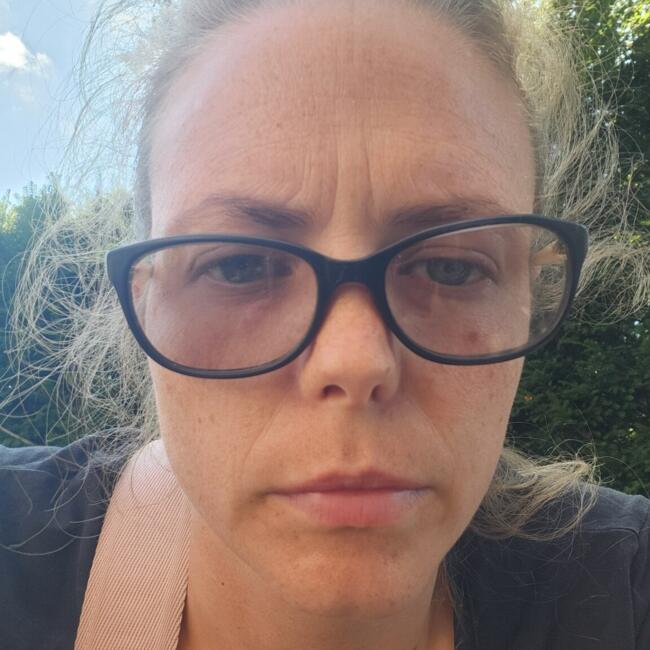 Babysitter in Wallington (England): Karen