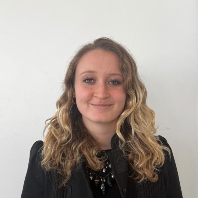 Babysitter in Paris: Helena