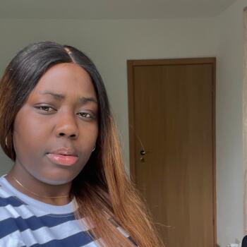 Babysitter Bucharest: Gyadèle Vianney