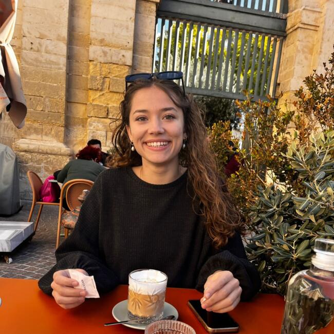 Babysitter in London: Dhelia