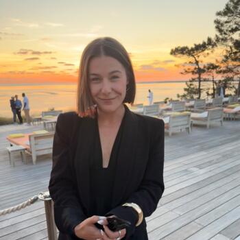 Babysitter in Bordeaux: Eva