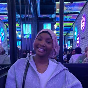 Babysitter in Charenton-le-Pont: Maryam