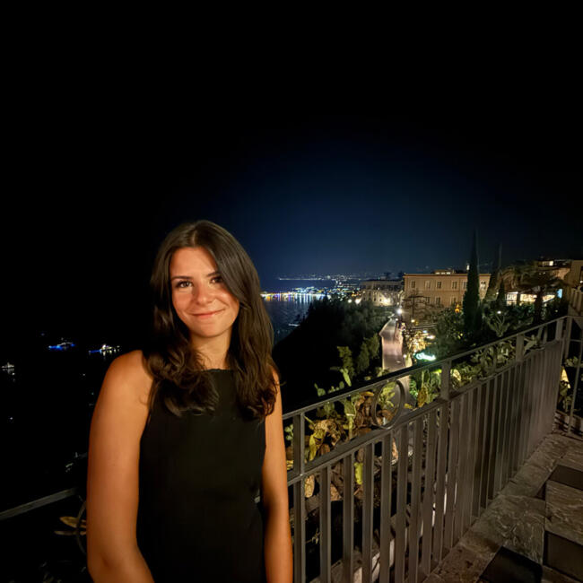 Babysitter in Nîmes: Louane