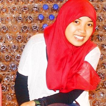 Babysitting job in Surabaya: babysitting job Laili