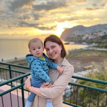 Babysitting job in Lisbon: babysitting job Victoria