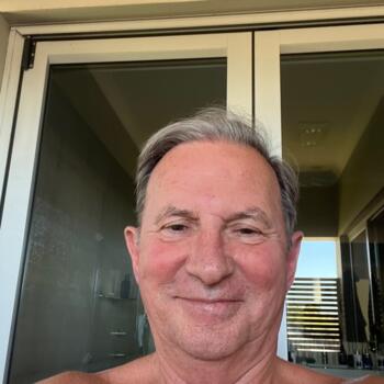 Babysitting job in Perth: babysitting job Clay