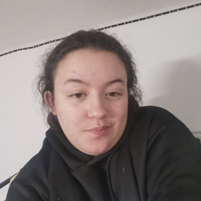 Babysitter in Saint-Christol-les-Alès: Megane