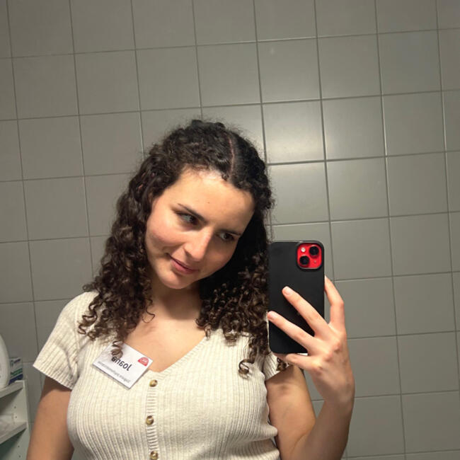 Babysitter em Algés: Joana