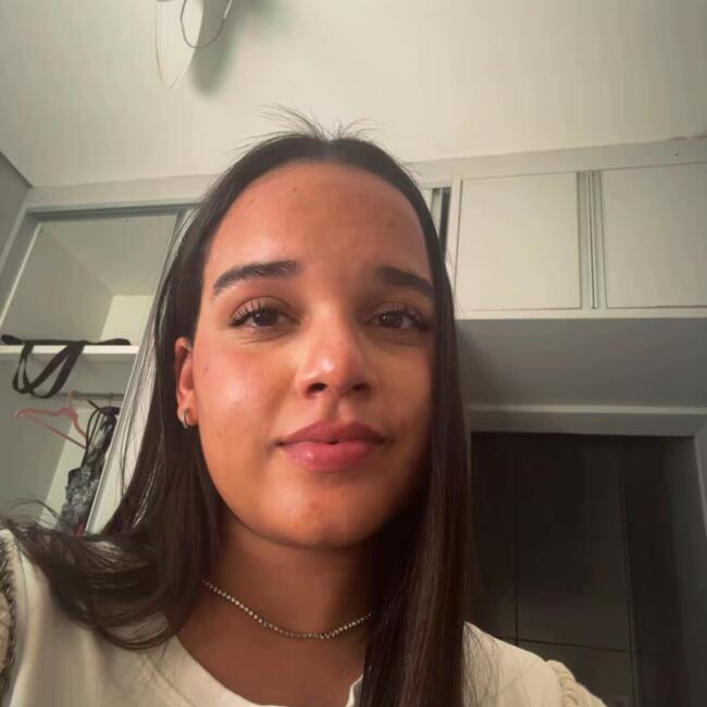 Babysitter in Piracicaba: Anna