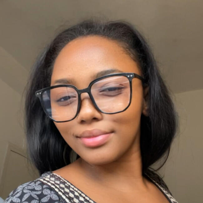 Babysitter in Brest: Amelia