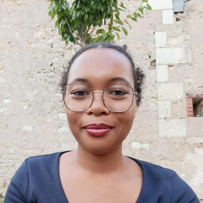 Babysitter in Tours: Syana