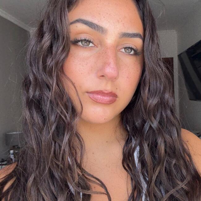 Babysitter em Lagos: Angélica