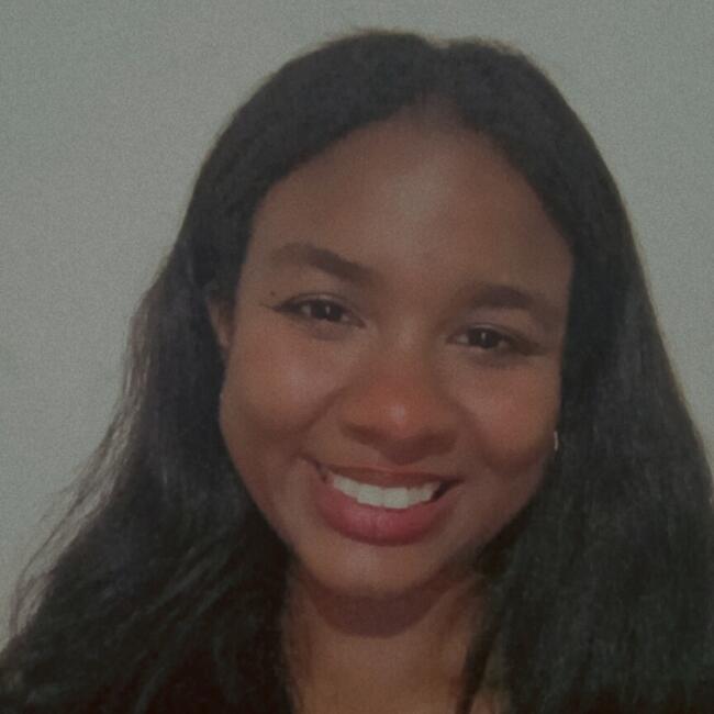 Babysitter in São Luís: Hellen